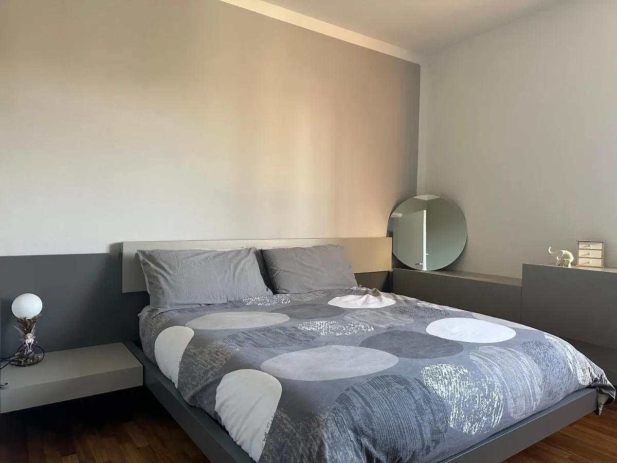 Apartment Miky'S Home Leggiuno Italy