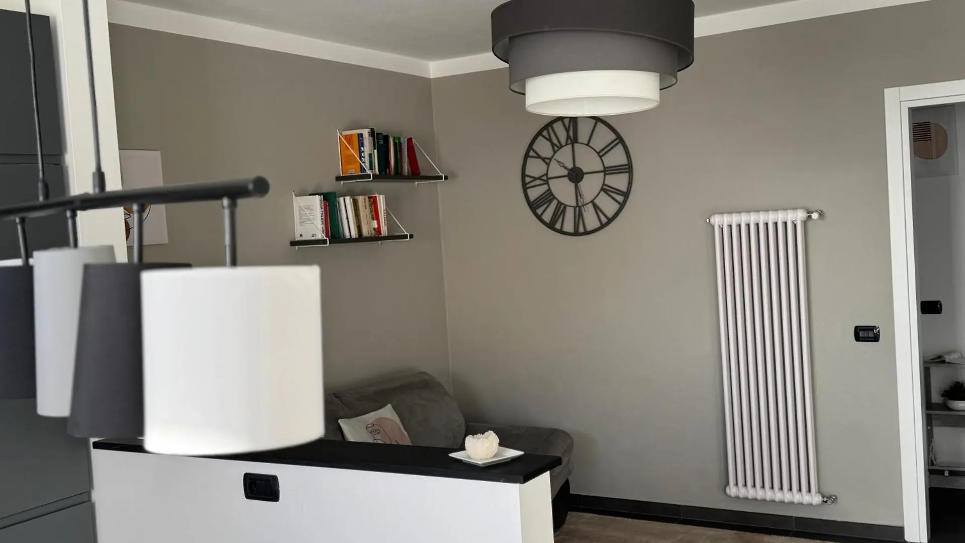Apartment Miky'S Home Leggiuno Italy