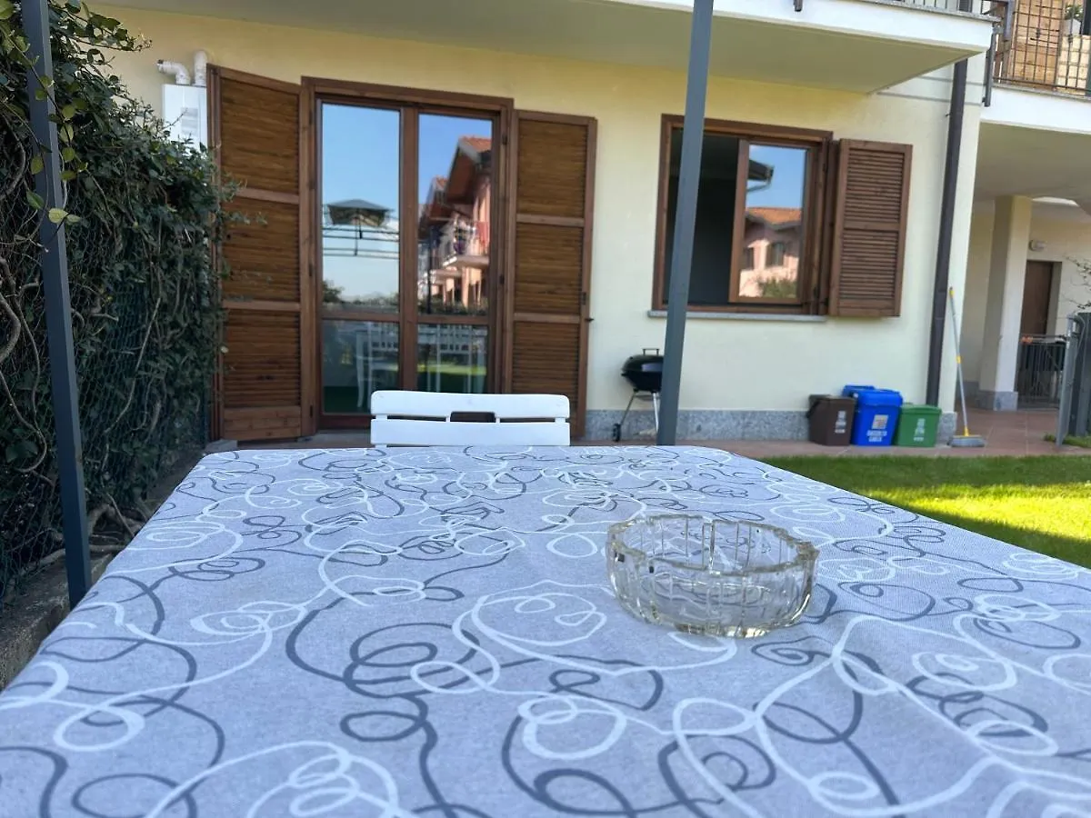 Апартаменты Miky'S Home Leggiuno